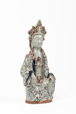 Statuette de Guyanin en céramique émaillée blanc, rouge et b… - Photo 1