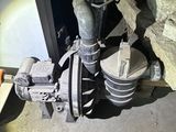 la photo d'une machine posée sur le sol