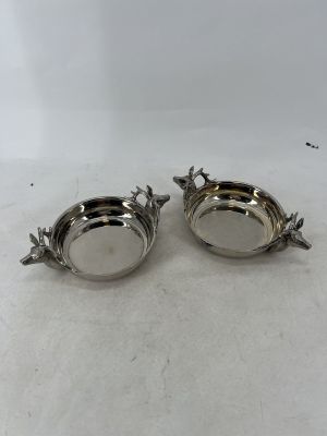 une paire de sucriers et poivriers plaqués argent