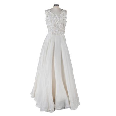 a white dress on a mannequin mannequin mannequin mannequin mannequin mann