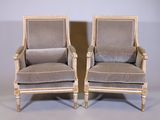 paire de fauteuils rembourrés de style Louis XVI