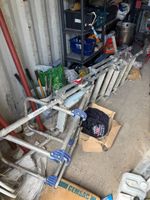 EXT - Un ensemble d’outillages divers décliné comme suit : (photo 2)