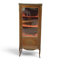 VITRINE en bois naturel ouvrant à une porte vitrée, dessus d… (photo 2)