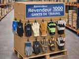 un vaste choix de gants dans un magasin