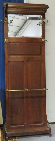 Vestiaire d’entrée début XXe avec miroir biseauté et patères et p