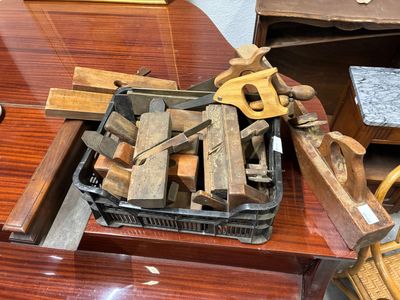 Art populaire, outillages à main, rabots et scies à bois