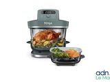 a picture of a food processor and a bowl of food