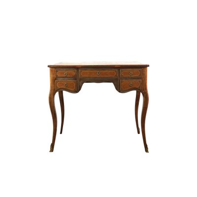 un bureau en bois avec deux tiroirs et un tiroir en dessous