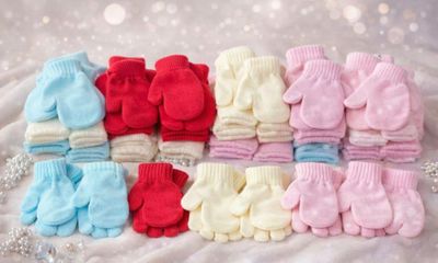 Lot de 240 pièces de moufles gants neuf baby