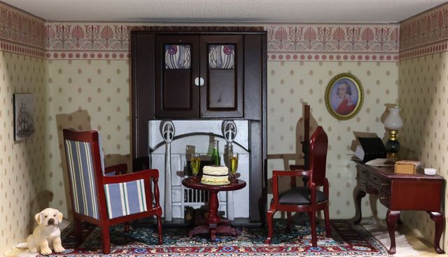 Diorama. Composition miniature, dans une vitrine en bois, vitre e...