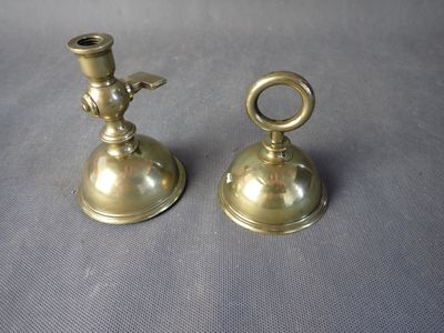 paire de chandeliers anciens en laiton
