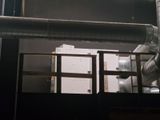 vue d'une pièce où se trouvent de nombreux tuyaux
