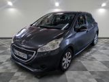 la photo d'une voiture grise garée dans un garage
