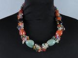 gros plan d'un collier sur un mannequin mannequin mannequin mannequin mannequin mannequin mannequin mannequin mannequin