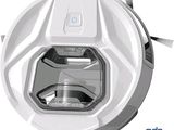 une image d'un aspirateur robotisé sur fond blanc