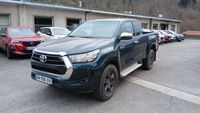 TOYOTA HILUX RC 2.8 204D 4D AT 4X4 LEGENDE 6S3 - Genre : CTTE - Carros