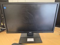 Deux écrans ACER + LG, unité centrale HP clavier, souris