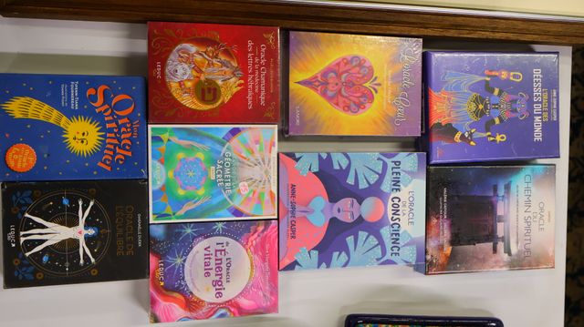 Lot de 9 oracles 