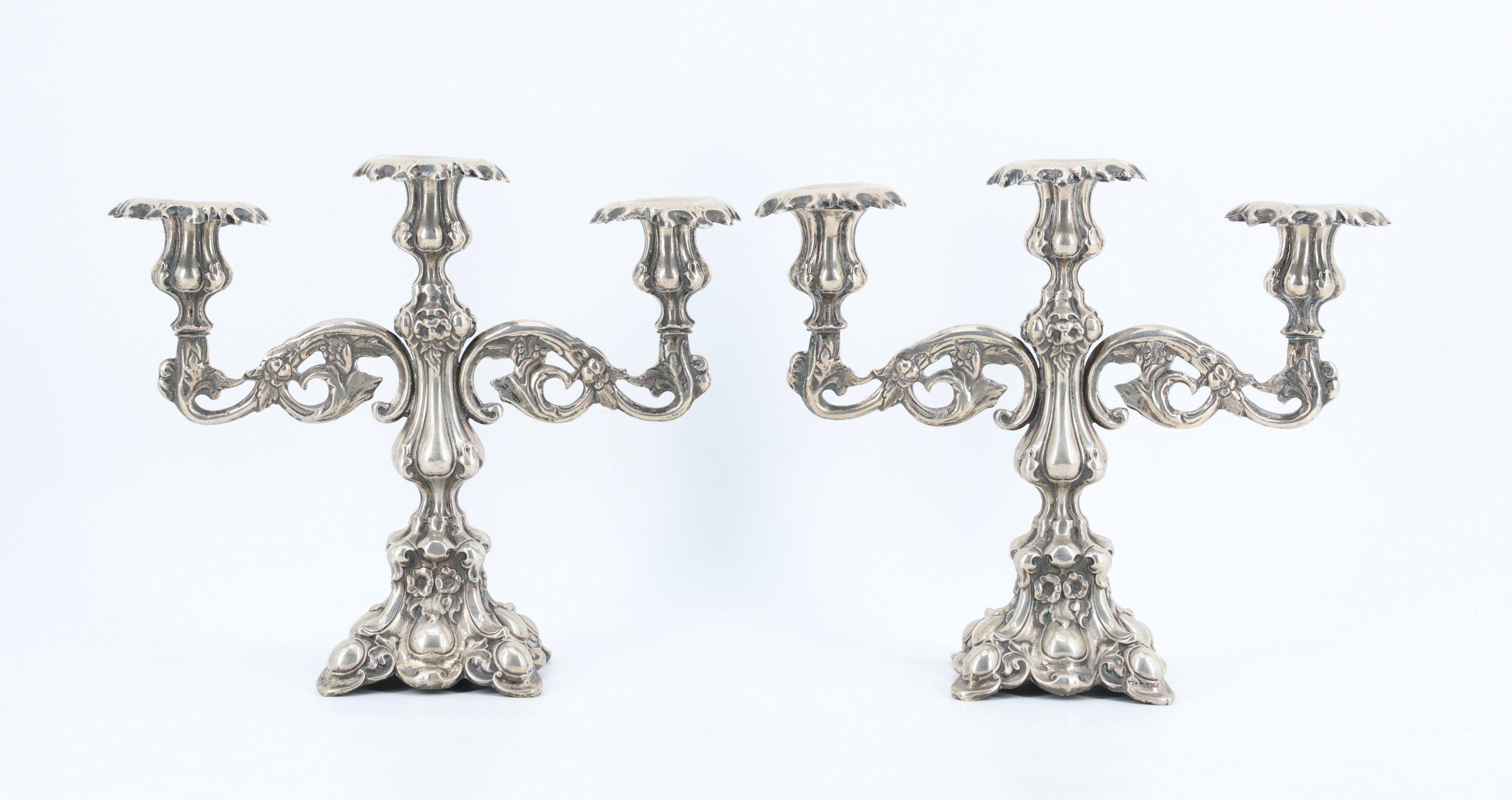Paire de bouts de tables en argent (800 mil.