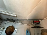 Un palan électrique sur rail