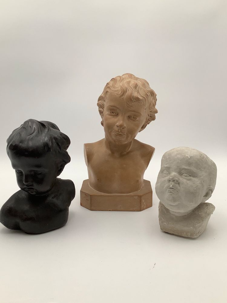 Ensemble de 3 bustes enfantins en terre cuite et plâtre - R.Reynial