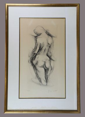 un dessin en noir et blanc représentant une femme nue, dans un cadre doré