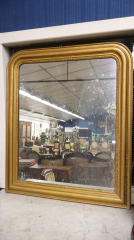 Miroir Louis-Philippe cadre bois et stuc doré H : 100 x 85 (redor...
