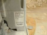 a machine that is sitting on the floor in the room
