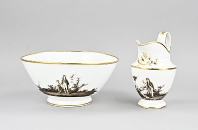 paire de bols et de cruches en porcelaine ornés de motifs figuratifs