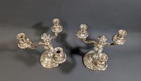 Paire de candélabres en bronze argenté de style Louis XV. (photo 2)
