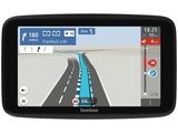 un gros plan d'un appareil GPS posé sur une surface blanche