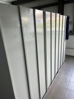 sept colonnes de trois vestiaires métalliques gris (photo 4)