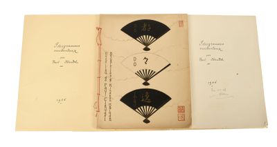 un livre ouvert sur lequel figurent l'image d'un éventail et un poème écrit à la main