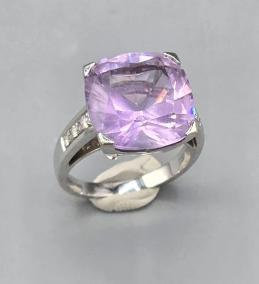 MAUBOUSSIN France. Bague en or blanc 750°°, modèle "Petit vi…