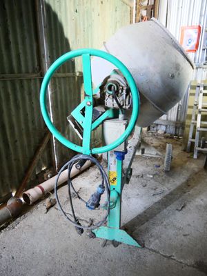 a machine that is sitting in the middle of a room