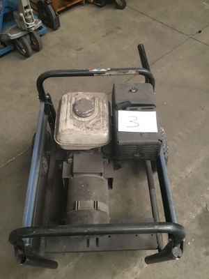 une petite machine qui se trouve dans le garage