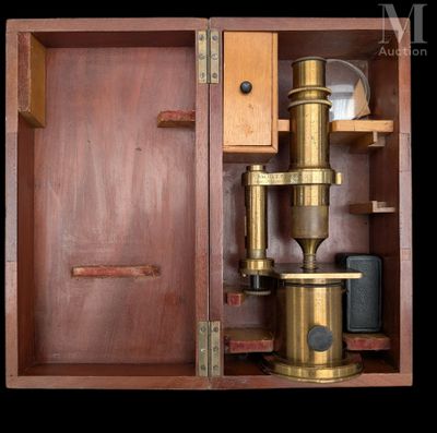 NACHET & Fils, Microscope en laiton