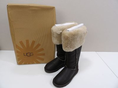 UGG Women Over the knee BAILY BUTTON - Neuves en Taille 37.