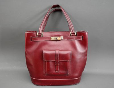 Sac cabas porté main en veau box bordeaux, bijouterie en mét…