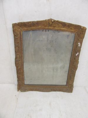 150.65 - MIROIR ENCADREMENT STUC DORE - 68x55 .