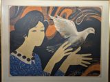tableau représentant une femme tenant une colombe devant son visage