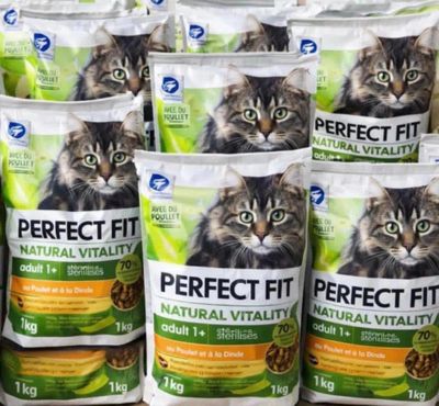 Lot d'environ 18 paquets de perfect fit de 1 kg DDM 02/2026