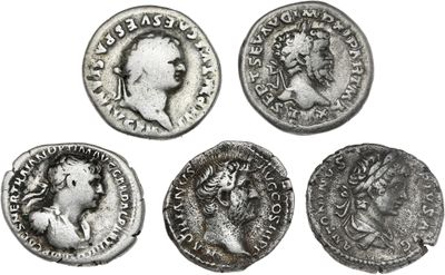 six pièces de monnaie romaines antiques représentant des têtes et des bustes