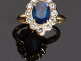 Bague ovale en saphir et diamants