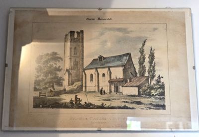 une vieille photo d'un bâtiment avec une tour en arrière-plan