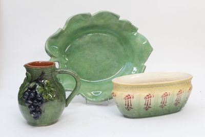 Ensemble de céramiques — Pichet et deux pièces assorties