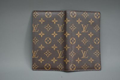 étui à passeport Louis Vuitton Monogramme