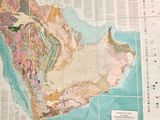 une carte de l'Afrique du Sud accrochée au mur d'une pièce