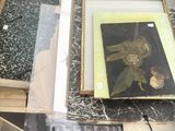 une image d'une peinture exposée dans une vitrine