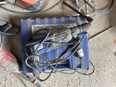Perforateur BERNER BHD2-28 880W, dans sa boite